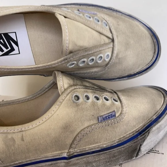 Vans WMNS 0g Authentic L
Stressed Classic White
VN0A5FBD2VZ
Sneakers - Picture 14 of 16